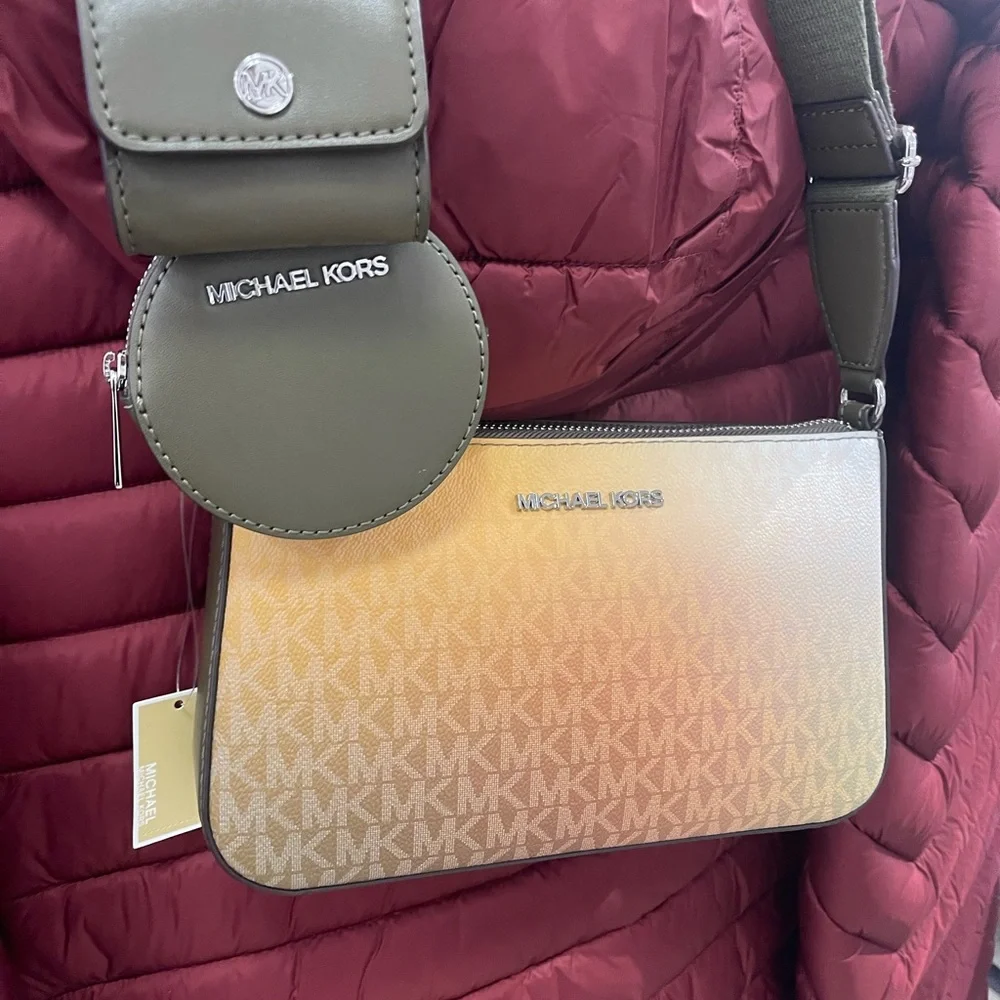 MICHAEL KORS Jet Set Small Ombré Signature Logo Crossbody Case Apple Airpods Pro